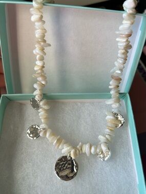 Park Lane White Mother-of-Pearl Chip Necklace with Hammered Silver Discs